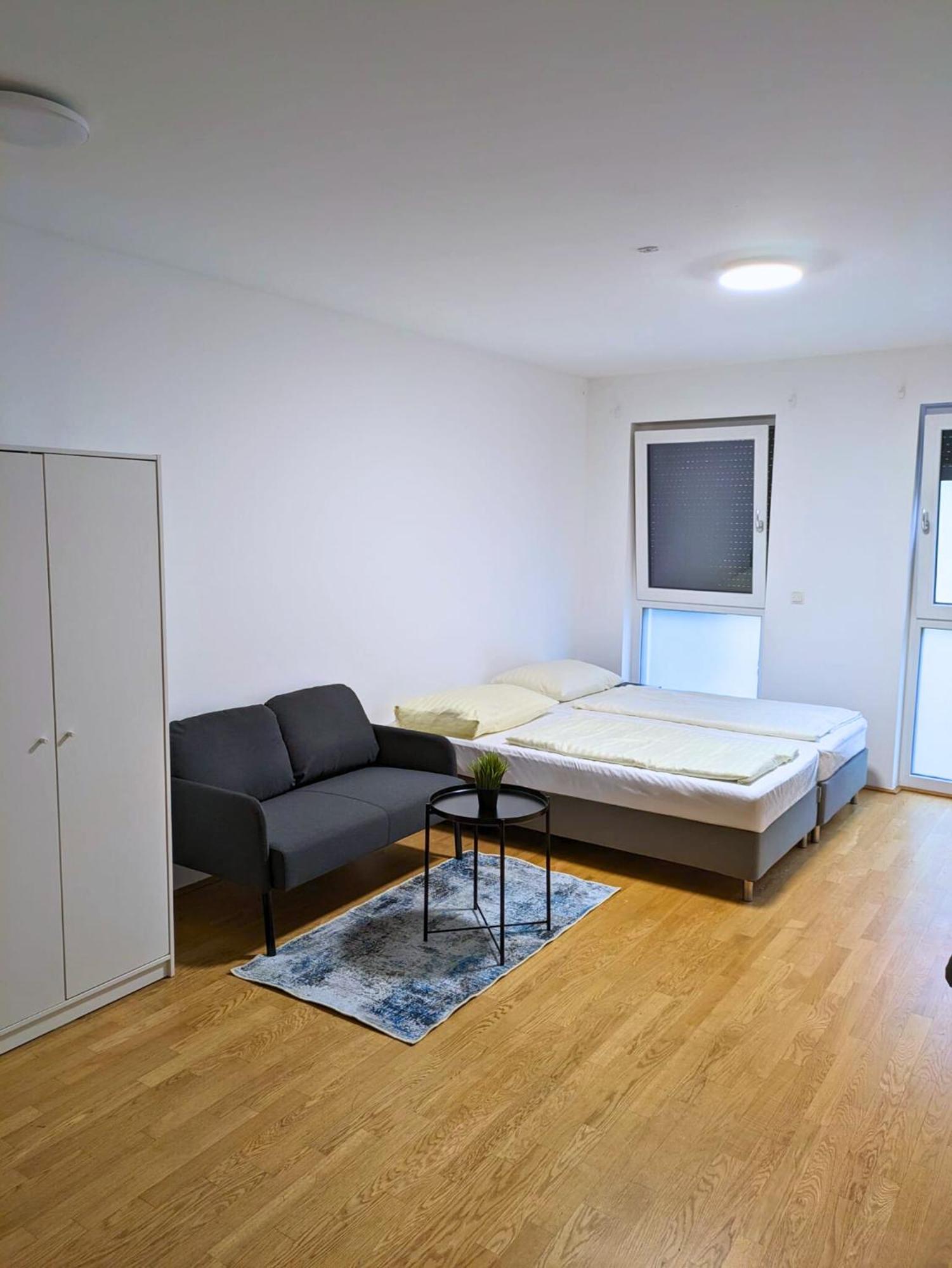 Vienna'S Danube Apartments Buitenkant foto